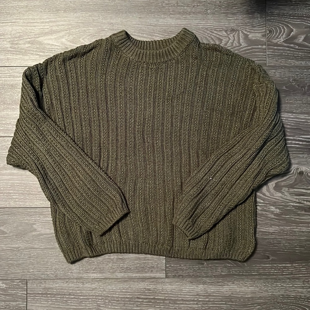 Universal Thread Dark Green Sweater